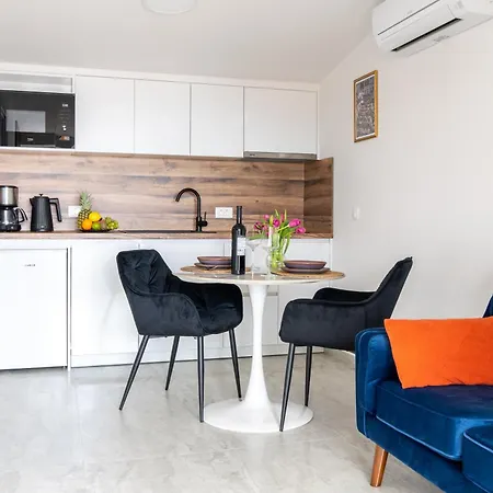 Vista Apartment *
